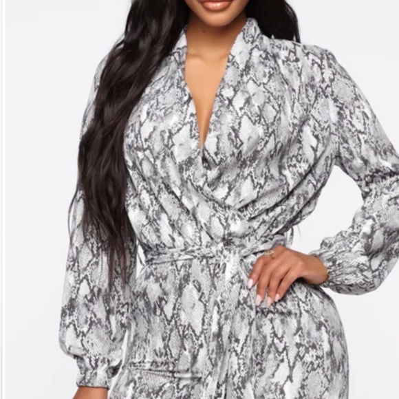 Fashion Nova Stylish Gray Patterned Jumpsuit XL - Picture 3 of 7